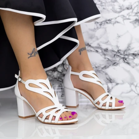Сандали с дебел ток 2XKK95 Бял » MeiMall.bg