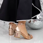 Дамски сандали с дебел ток 2XKK85 Шампанско Mei