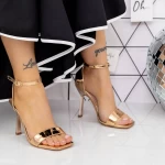 Дамски сандали с тънък ток 2XKK72 Шампанско Mei