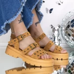Дамски сандали на платформа 3LE62 Светлокафяво | Mei