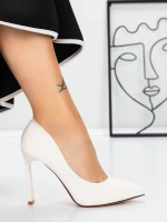 Обувки с дебел ток 3DC36 Бежово » MeiMall.bg