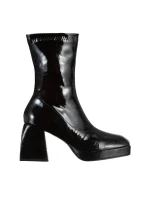 Дамски боти  черни  от лачена еко кожа  с ток  Leora