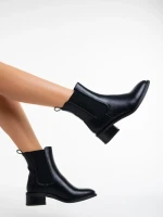 Дамски боти  черни  от еко кожа Thyrza