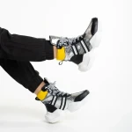 Дамски спортни обувки  черни със сребристо  от еко кожа  Rashia