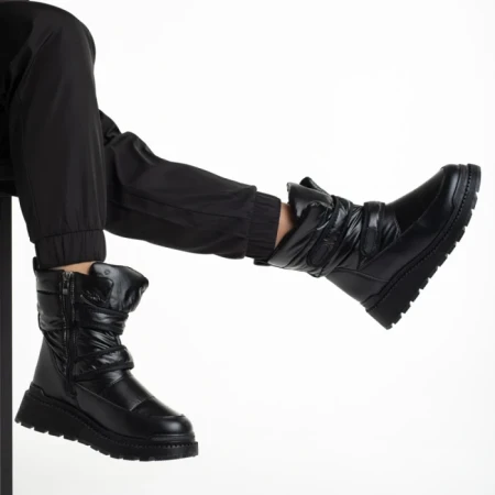 Дамски чизми черни  от еко кожа и текстилен материалXiomara