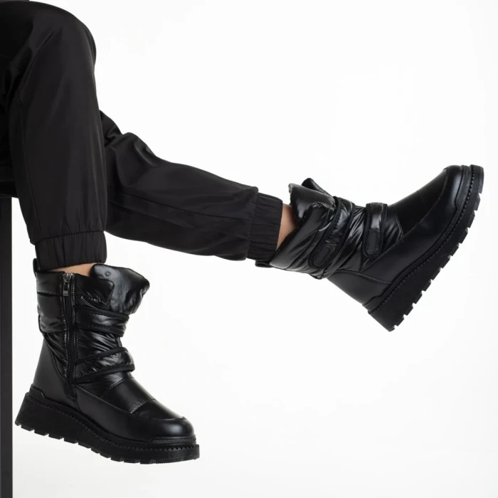 Дамски чизми черни  от еко кожа и текстилен материалXiomara