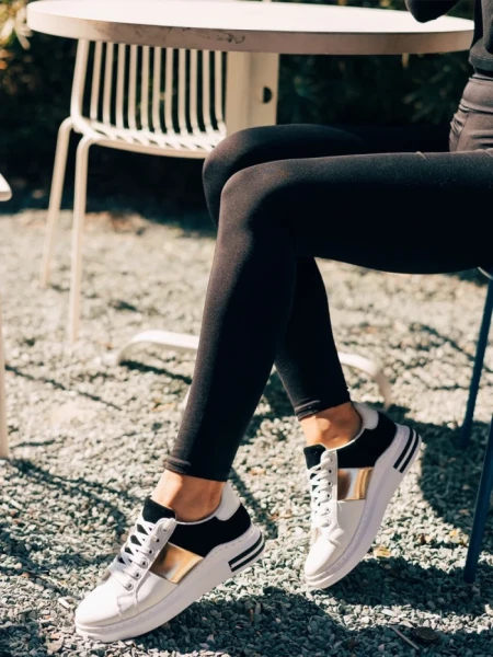 Дамски спортни обувки бели с  черно от  еко кожа  Nedelya