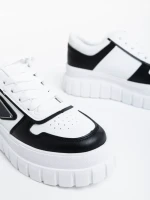 Дамски спортни обувки бели с черно от екологична кожа  Retta