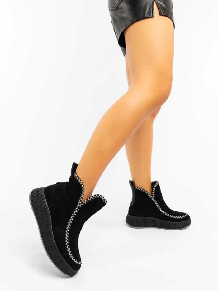 Дамски боти черни от текстилен материал Galinda