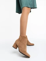 Дамски боти бежови тъмно от текстилен материал Zarina