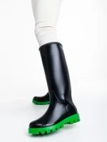 Дамски чизми  черни със зелено от каучук  Filippa