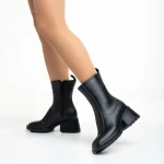 Дамски чизми  черни от синтетичен материал  Sumeya