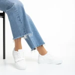 Дамски спортни обувки  бели от еко кожа Sonal