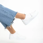 Дамски спортни обувки  бели от еко кожа Sonal