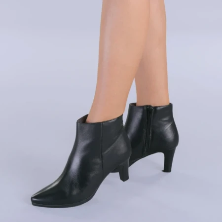 Дамски боти от естествена кожа Saga черни