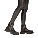 Дамски чизми Priva черни