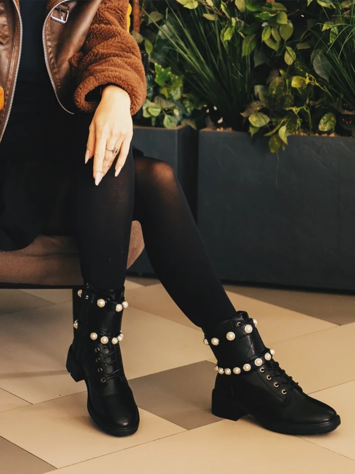 Дамски боти  черни  от еко кожа  Veyda