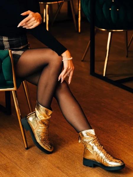 Дамски чизми Arella златисти