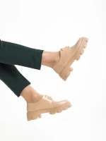 Всекидневни дамски обувки  бежови  от лачена еко кожа   Tayla