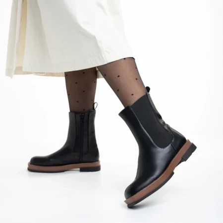 Дамски чизми  черни  с кафяво  от еко кожа  Verma