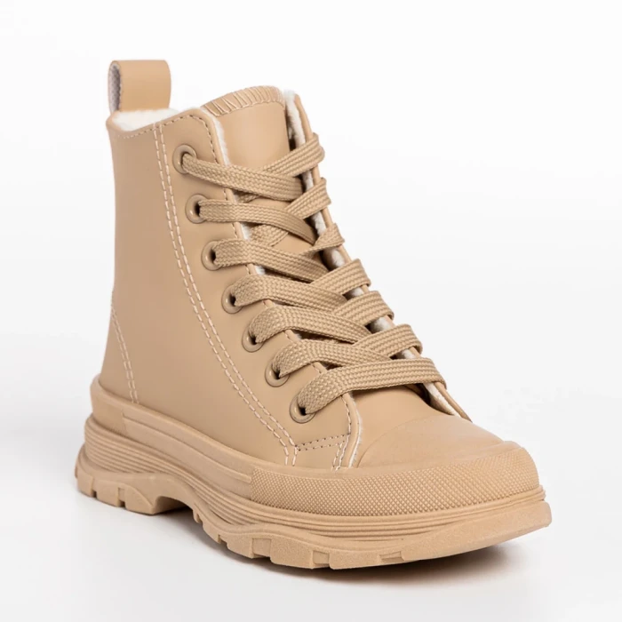 Детск  боти  Pasi бежови