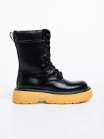 Дамски чизми  черни  от еко кожа  Nunzia