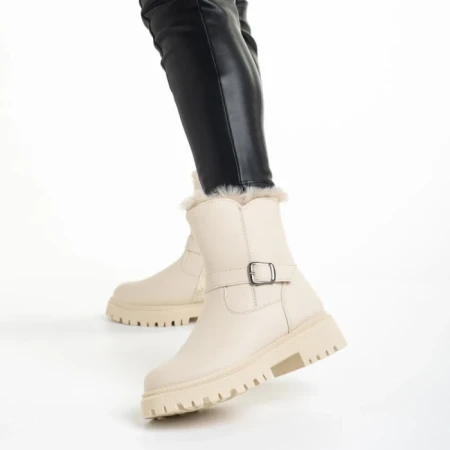 Дамски чизми черни  от еко кожа  Valeda