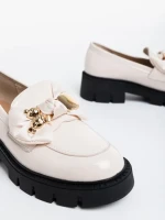 Дамски мокасини бежови от еко кожа лачена Jayanti