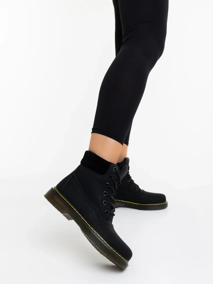 Дамски боти черни от екологична кожа и текстилен материал Olena