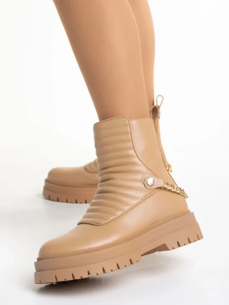 Дамски чизми  Resca бежови