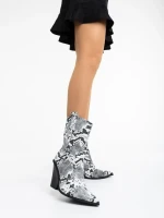 Дамски чизми черни с бяло от еко кожа Linnet