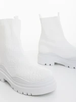 Дамски спортни обувки бели от текстилен материал Mulana