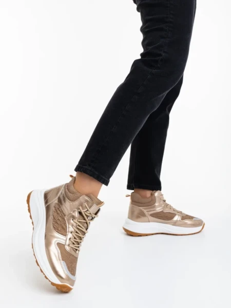 Дамски спортни обувки златисти от текстилен и синтетичен материал Varava