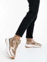 Дамски спортни обувки златисти от текстилен и синтетичен материал Varava