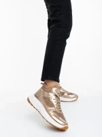 Дамски спортни обувки златисти от текстилен и синтетичен материал Varava