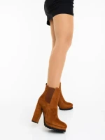 Дамски боти с ток кафяви от текстилен материал Themara