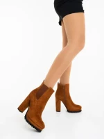 Дамски боти с ток кафяви от текстилен материал Themara