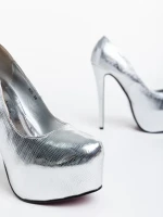 Дамски обувки сребристи с ток от еко кожа лачена Evanthia