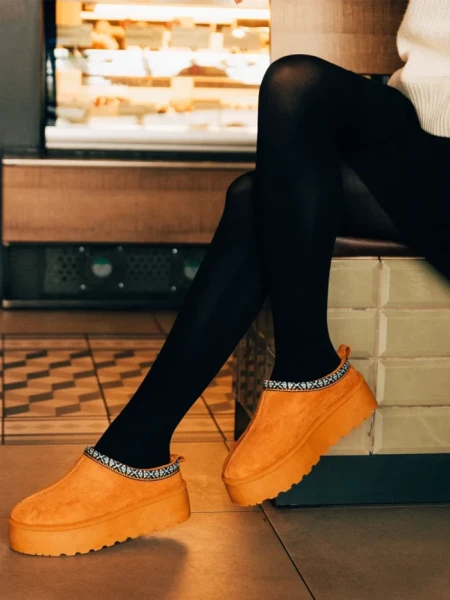 Дамски чехли цвят камел от текстилен материал Valtera