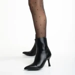 Дамски боти  черни  от еко кожа  Kailani