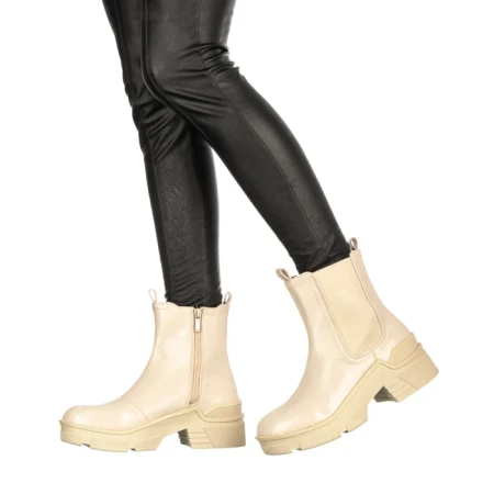 Дамски боти Desia бежови