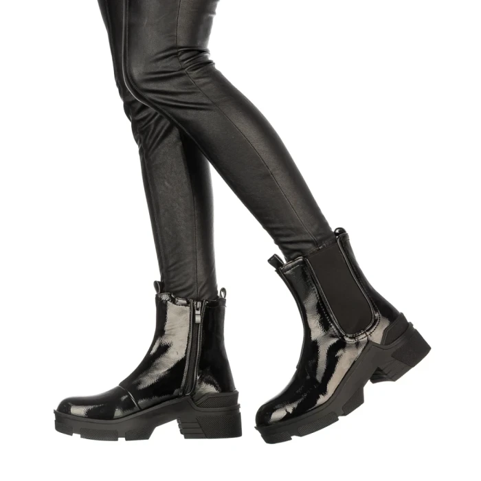 Дамски боти Desia черни