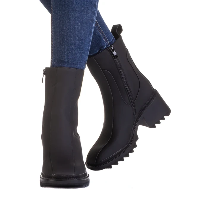 Дамски чизми Coppa черни