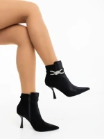 Дамски боти черни от текстилен материал Laeva