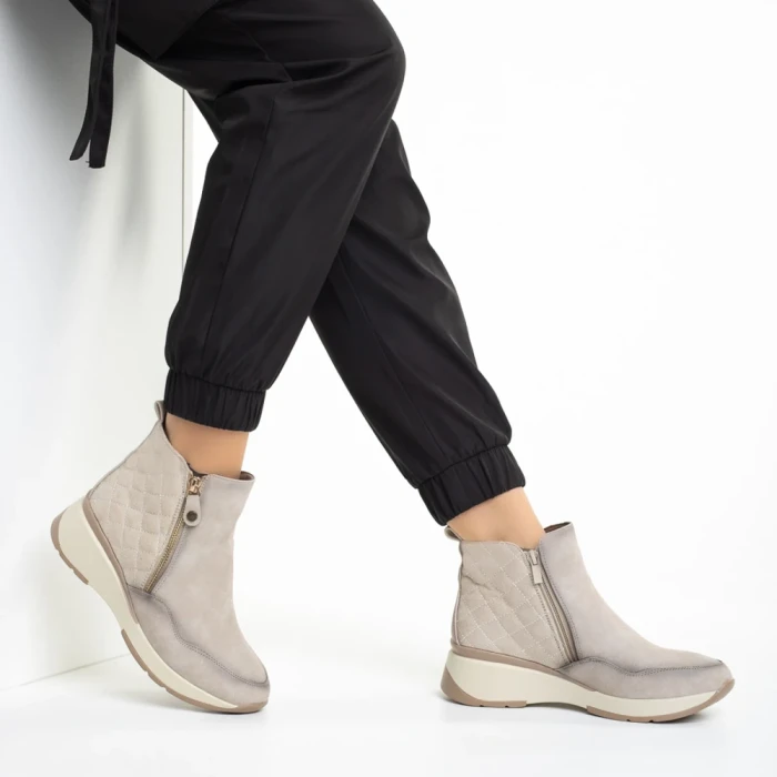 Дамски боти  бежови  от еко кожа  Golda