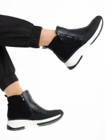Дамски боти  черни  от еко кожа  Golda