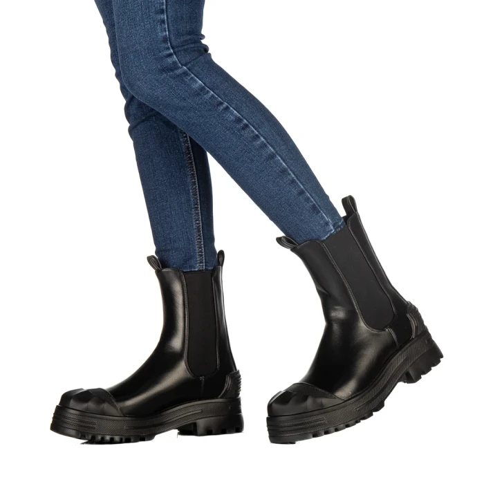 Дамски чизми Althea черни