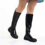 Дамски чизми  черни  от еко кожа  Darinda