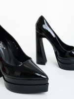 Дамски обувки с ток черни от екологична лачена кожа Dazani