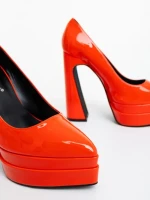 Дамски обувки с ток оранжеви от екологична лачена кожа Dazani